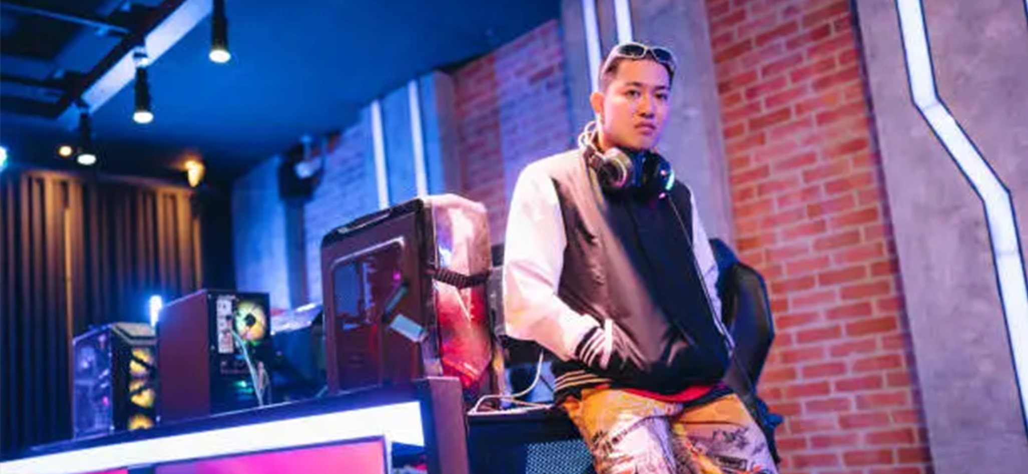 小艾电竞获奖员工风采展示